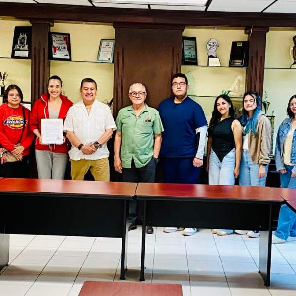 🎉 Solidaridad que une corazones: La Universidad Tecnológica de Nogales entrega donativo a la Cruz Roja ❤️